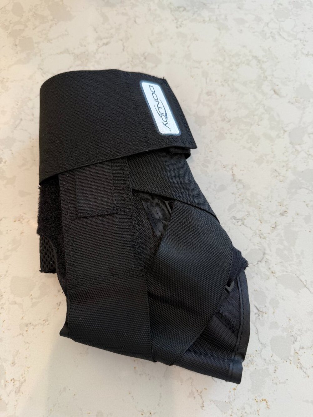 Donjoy Anaform Black Lace Up Ankle Brace Unisex Size M